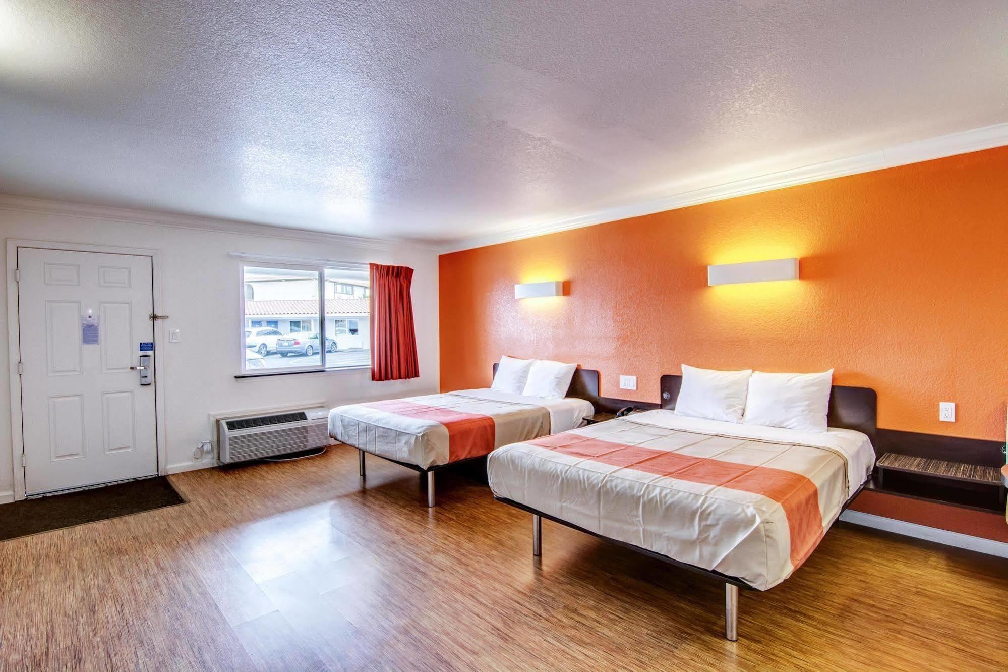 Motel 6 Manteca Exterior foto