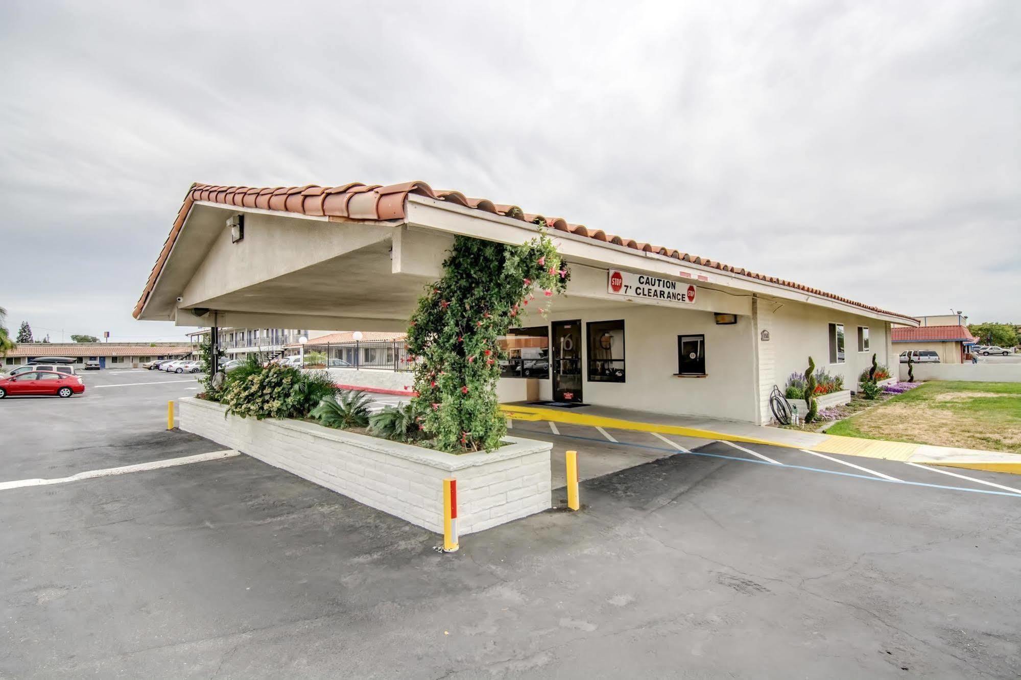 Motel 6 Manteca Exterior foto